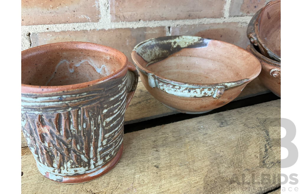 Roma Rubensohn (1927-2025) Collection of Studio Pottery Collection in Terracotta Tones - Lot of 20