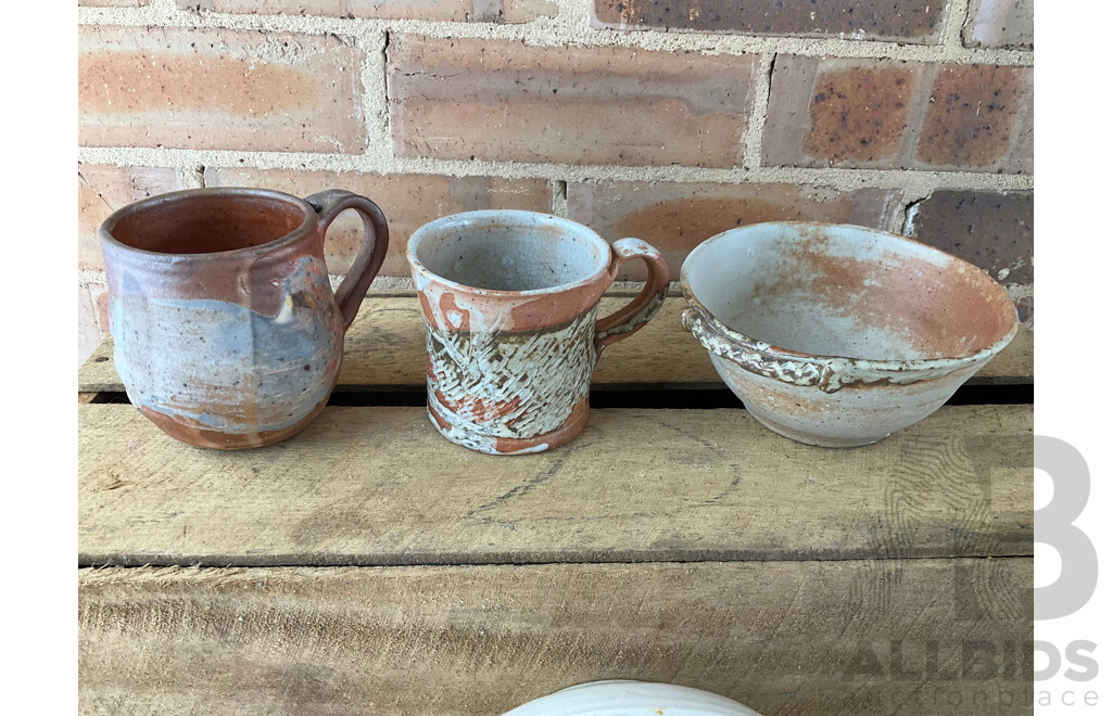 Roma Rubensohn (1927-2025) Collection of Studio Pottery Collection in Terracotta Tones - Lot of 20