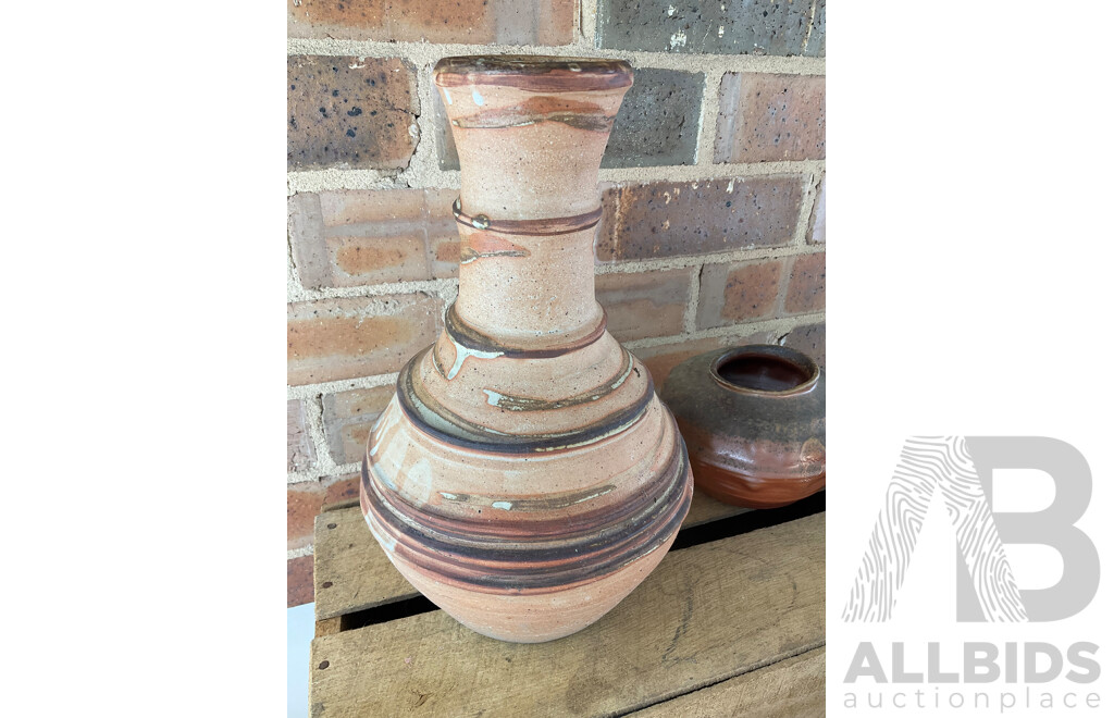 Roma Rubensohn (1927-2025) Collection of Studio Pottery Collection in Terracotta/ Brown Tones - Lot of 14
