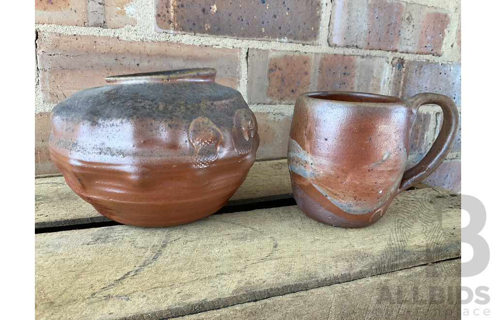 Roma Rubensohn (1927-2025) Collection of Studio Pottery Collection in Terracotta/ Brown Tones - Lot of 14