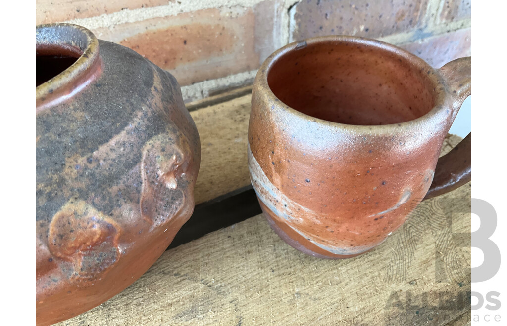 Roma Rubensohn (1927-2025) Collection of Studio Pottery Collection in Terracotta/ Brown Tones - Lot of 14