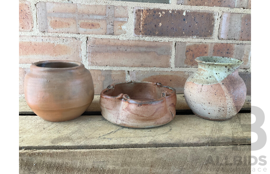Roma Rubensohn (1927-2025) Collection of Studio Pottery Collection in Terracotta/ Brown Tones - Lot of 14