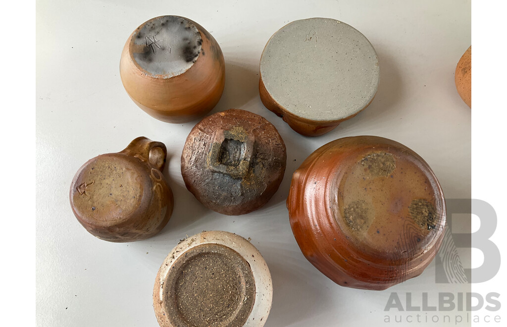 Roma Rubensohn (1927-2025) Collection of Studio Pottery Collection in Terracotta/ Brown Tones - Lot of 14