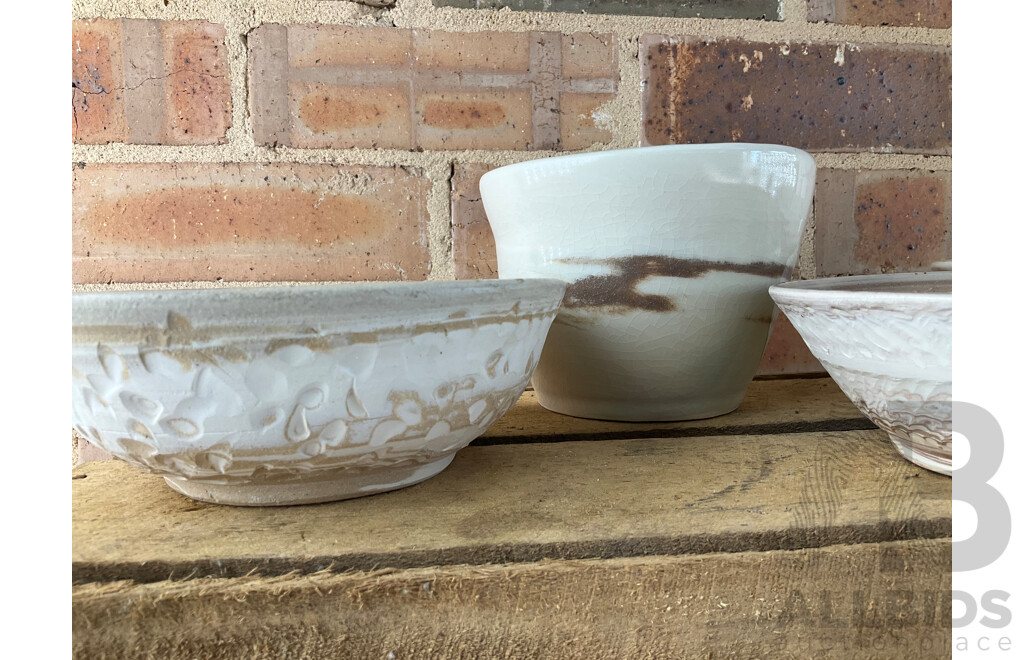Roma Rubensohn (1927-2025) Collection of Studio Pottery Collection in Beige Brown Tones - Lot of 14