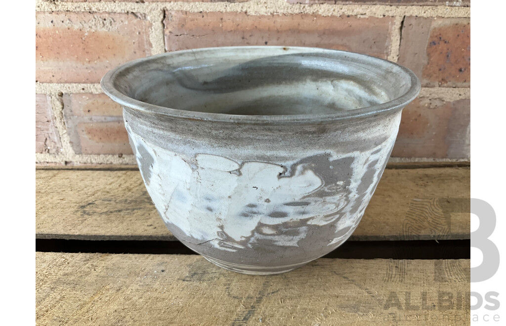 Roma Rubensohn (1927-2025) Collection of Studio Pottery Collection in Beige Brown Tones - Lot of 13