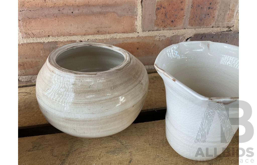 Roma Rubensohn (1927-2025) Collection of Studio Pottery Collection in Beige Brown Tones - Lot of 13