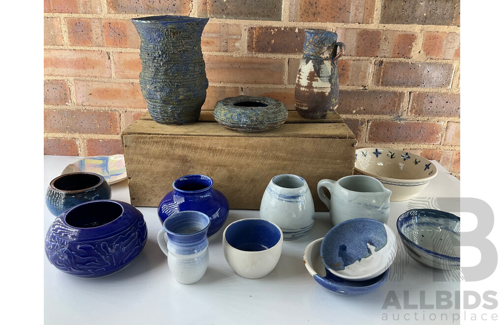 Roma Rubensohn (1927-2025) Collection of Studio Pottery Collection in Blue Tones - Lot of 15