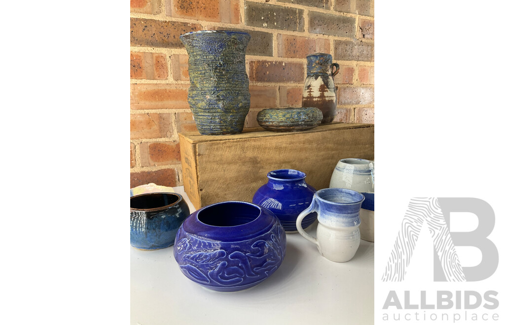 Roma Rubensohn (1927-2025) Collection of Studio Pottery Collection in Blue Tones - Lot of 15