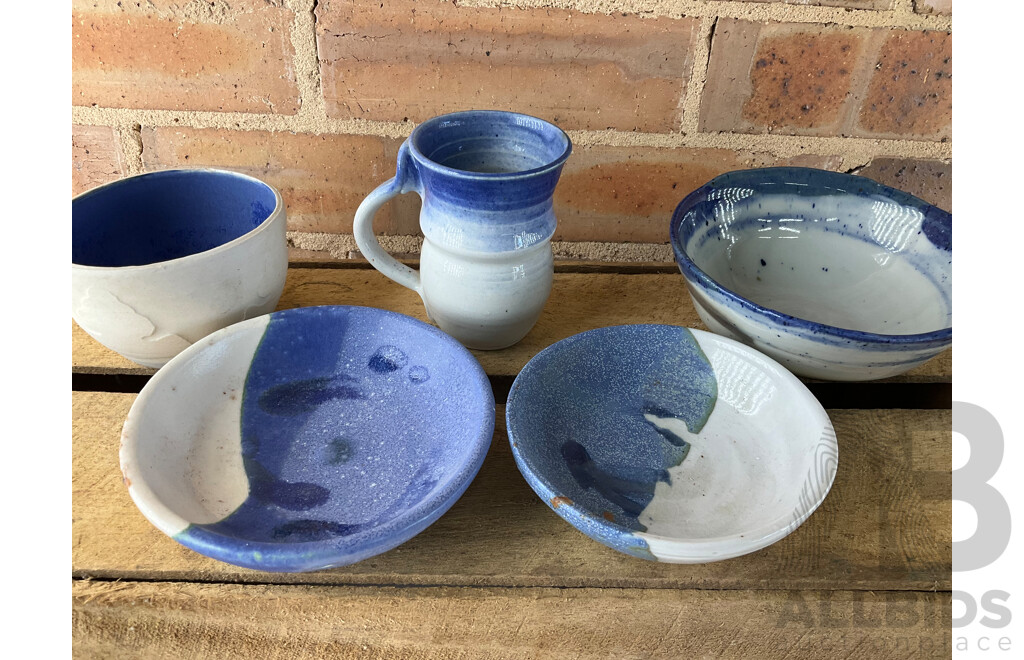 Roma Rubensohn (1927-2025) Collection of Studio Pottery Collection in Blue Tones - Lot of 15