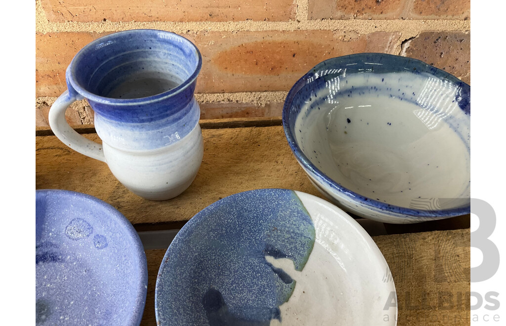 Roma Rubensohn (1927-2025) Collection of Studio Pottery Collection in Blue Tones - Lot of 15