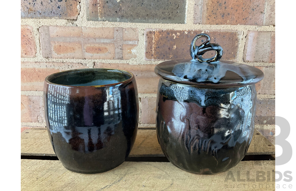 Roma Rubensohn (1927-2025) Collection of Studio Pottery Collection in Brown Blue Tones - Lot of 11
