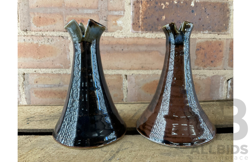 Roma Rubensohn (1927-2025) Collection of Studio Pottery Collection in Brown Blue Tones - Lot of 11