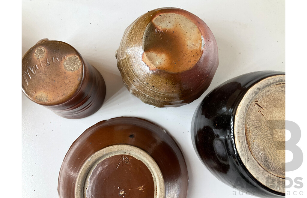 Roma Rubensohn (1927-2025) Collection of Studio Pottery Collection in Brown Blue Tones - Lot of 11