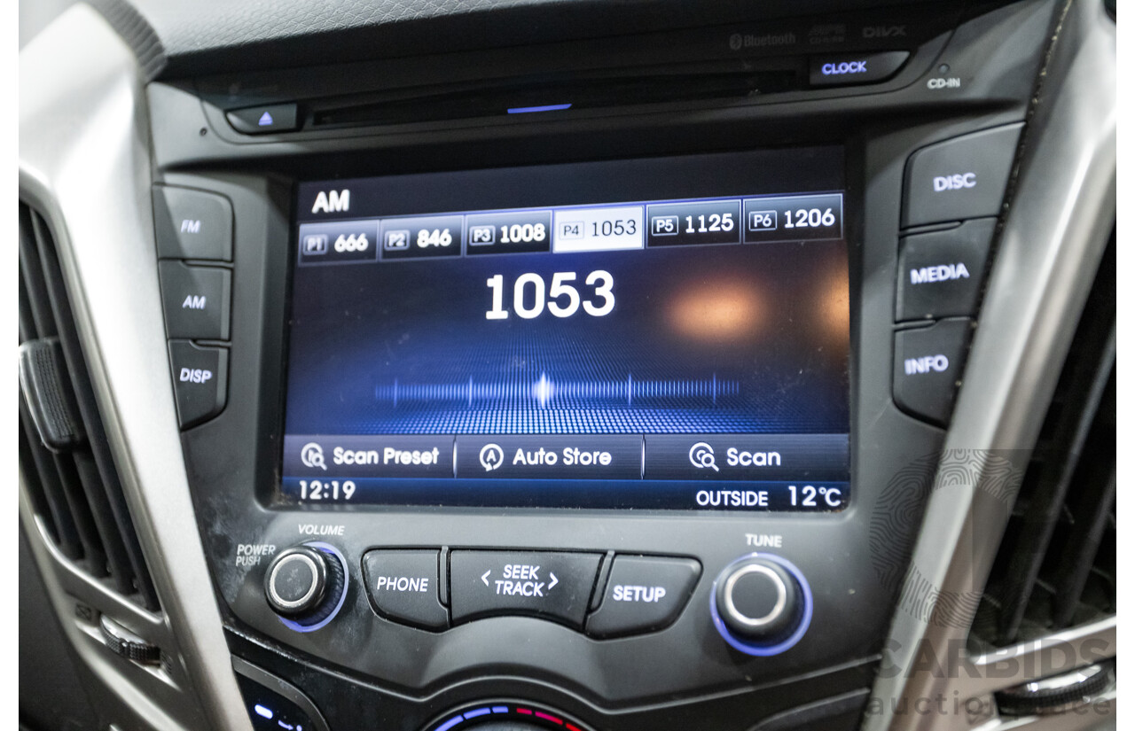 8/2013 Hyundai Veloster Street S.E. FS MY13 3d Coupe Silver Or Chrome 1.6L