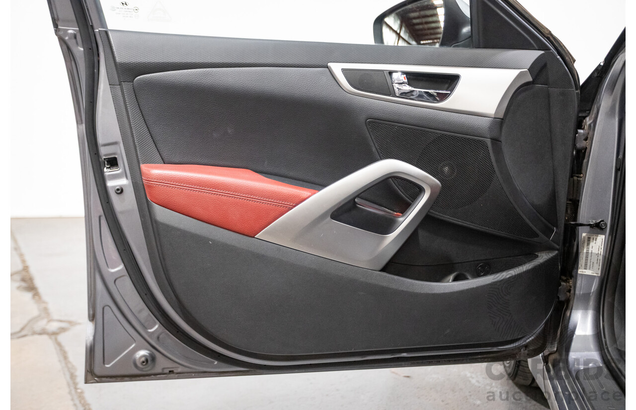 8/2013 Hyundai Veloster Street S.E. FS MY13 3d Coupe Silver Or Chrome 1.6L