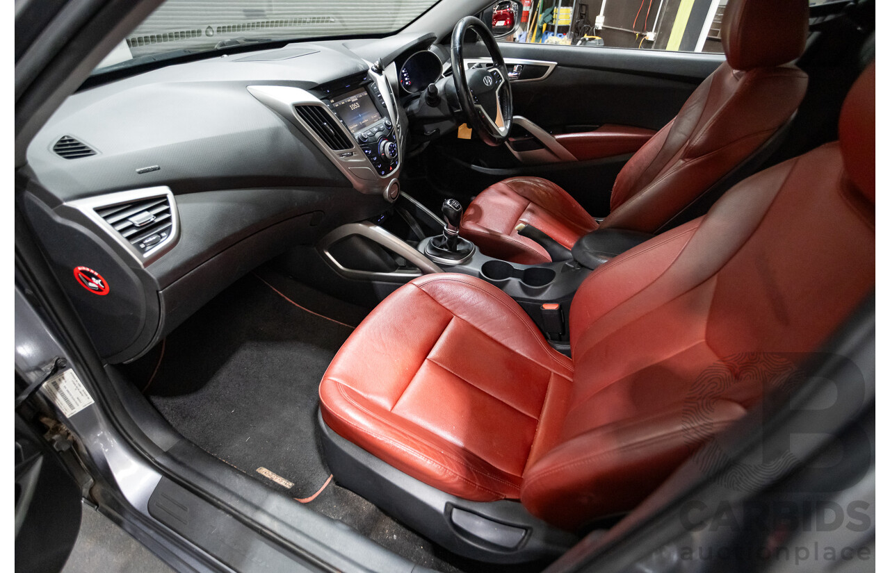 8/2013 Hyundai Veloster Street S.E. FS MY13 3d Coupe Silver Or Chrome 1.6L