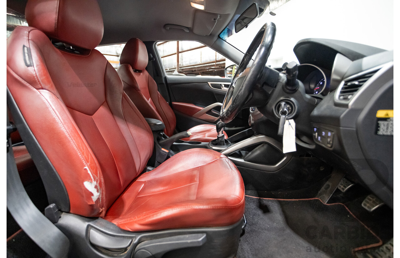 8/2013 Hyundai Veloster Street S.E. FS MY13 3d Coupe Silver Or Chrome 1.6L