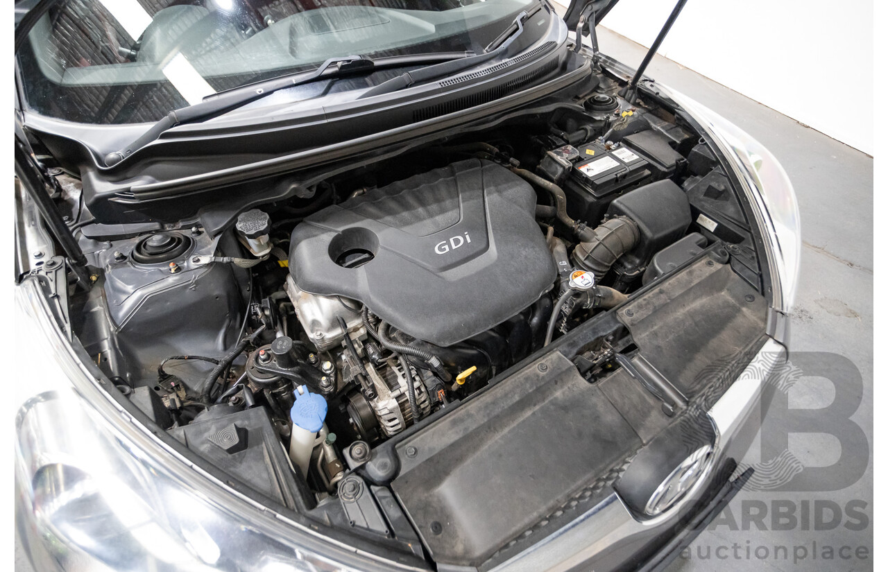 8/2013 Hyundai Veloster Street S.E. FS MY13 3d Coupe Silver Or Chrome 1.6L