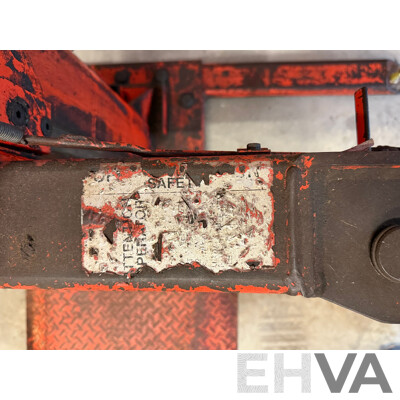 2500kg Two Post Car Hoist