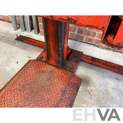 2500kg Two Post Car Hoist