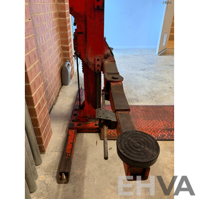 2500kg Two Post Car Hoist
