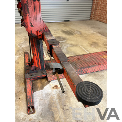 2500kg Two Post Car Hoist