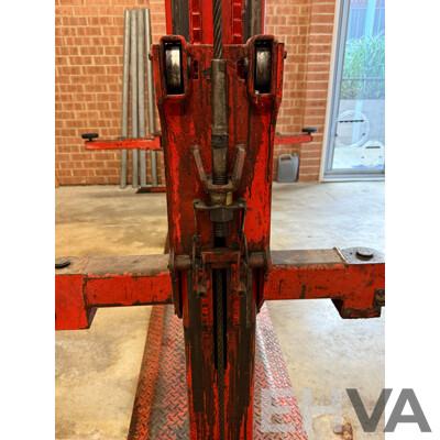 2500kg Two Post Car Hoist