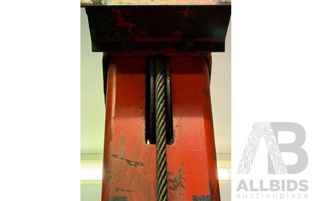 2500kg Two Post Car Hoist
