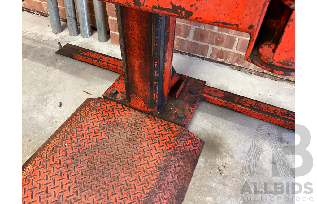2500kg Two Post Car Hoist