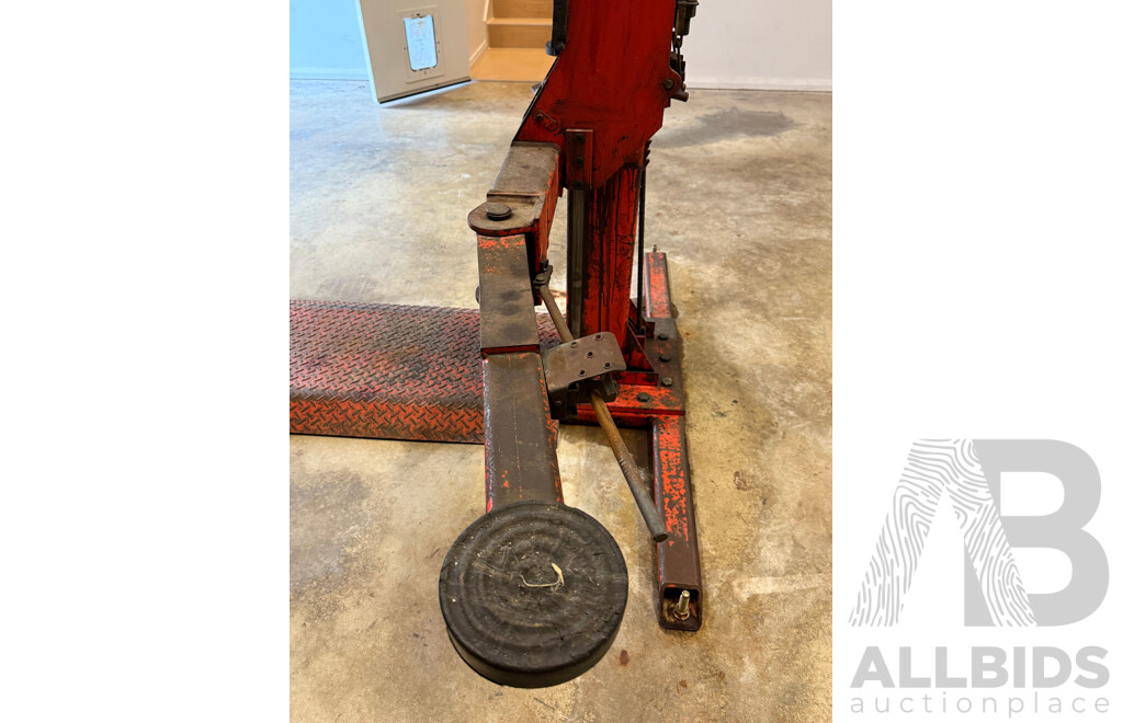 2500kg Two Post Car Hoist