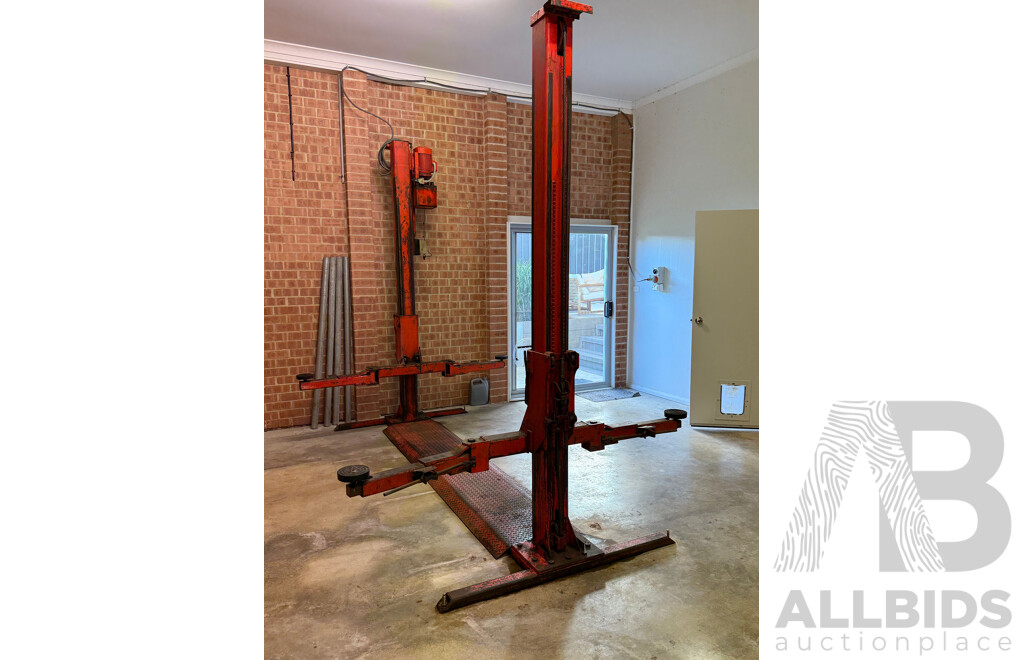 2500kg Two Post Car Hoist