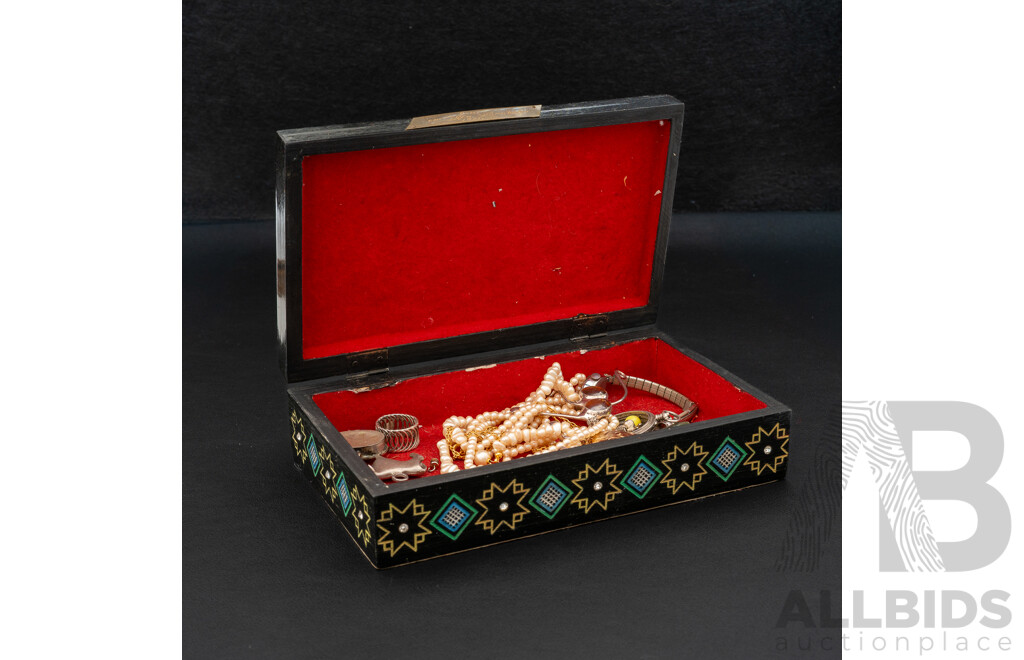 Trinket Box with Collection of Vintage Jewellery Items Including Est 50.0 Grams of Sterling Silver Items