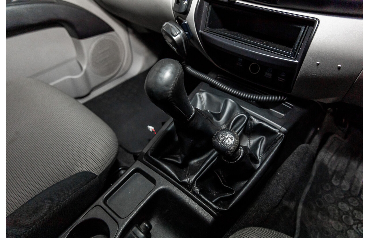 03/2011 Mitsubishi Triton GL-R (4x4) MN MY11 Double Cab Utility Solid White Turbo Diesel 2.5L