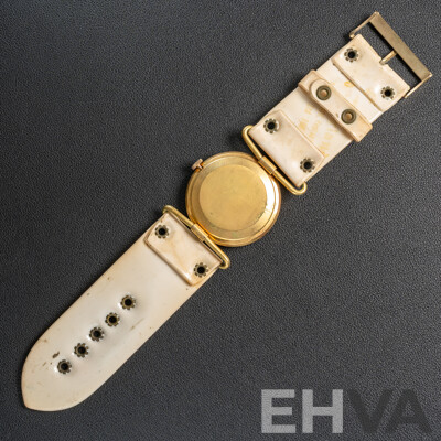 Vintage 1967 Old England an Original Design by Richard Loftus Pop Art Watch with Original Box