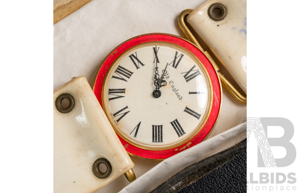 Vintage 1967 Old England an Original Design by Richard Loftus Pop Art Watch with Original Box
