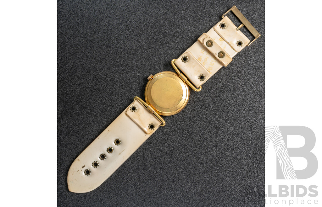 Vintage 1967 Old England an Original Design by Richard Loftus Pop Art Watch with Original Box