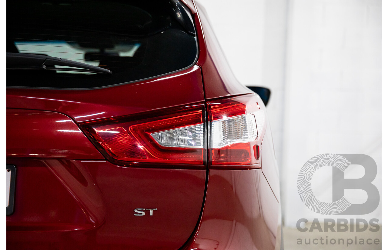 01/2016 Nissan Qashqai ST (FWD) J11 4d Wagon Magnetic Red Metallic 2.0L