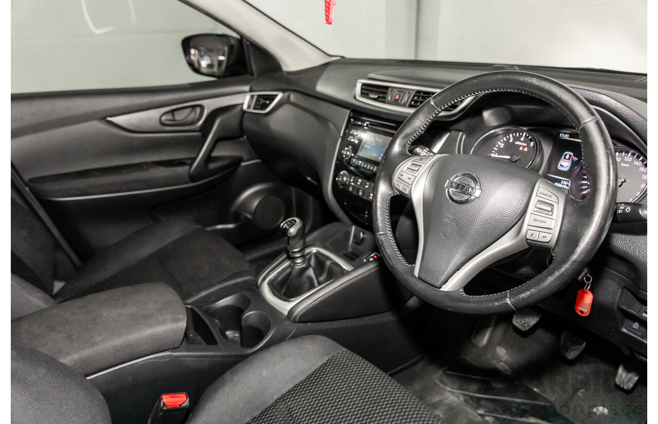 01/2016 Nissan Qashqai ST (FWD) J11 4d Wagon Magnetic Red Metallic 2.0L