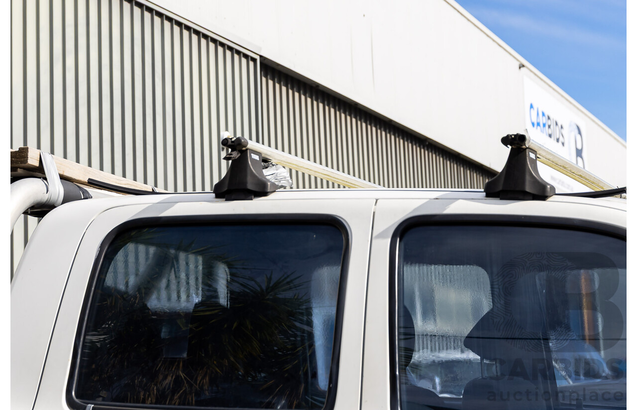 8/2003 Toyota Hilux SR5 (4x4) VZN167R Dual Cab P/Up Vanilla White V6 3.4L