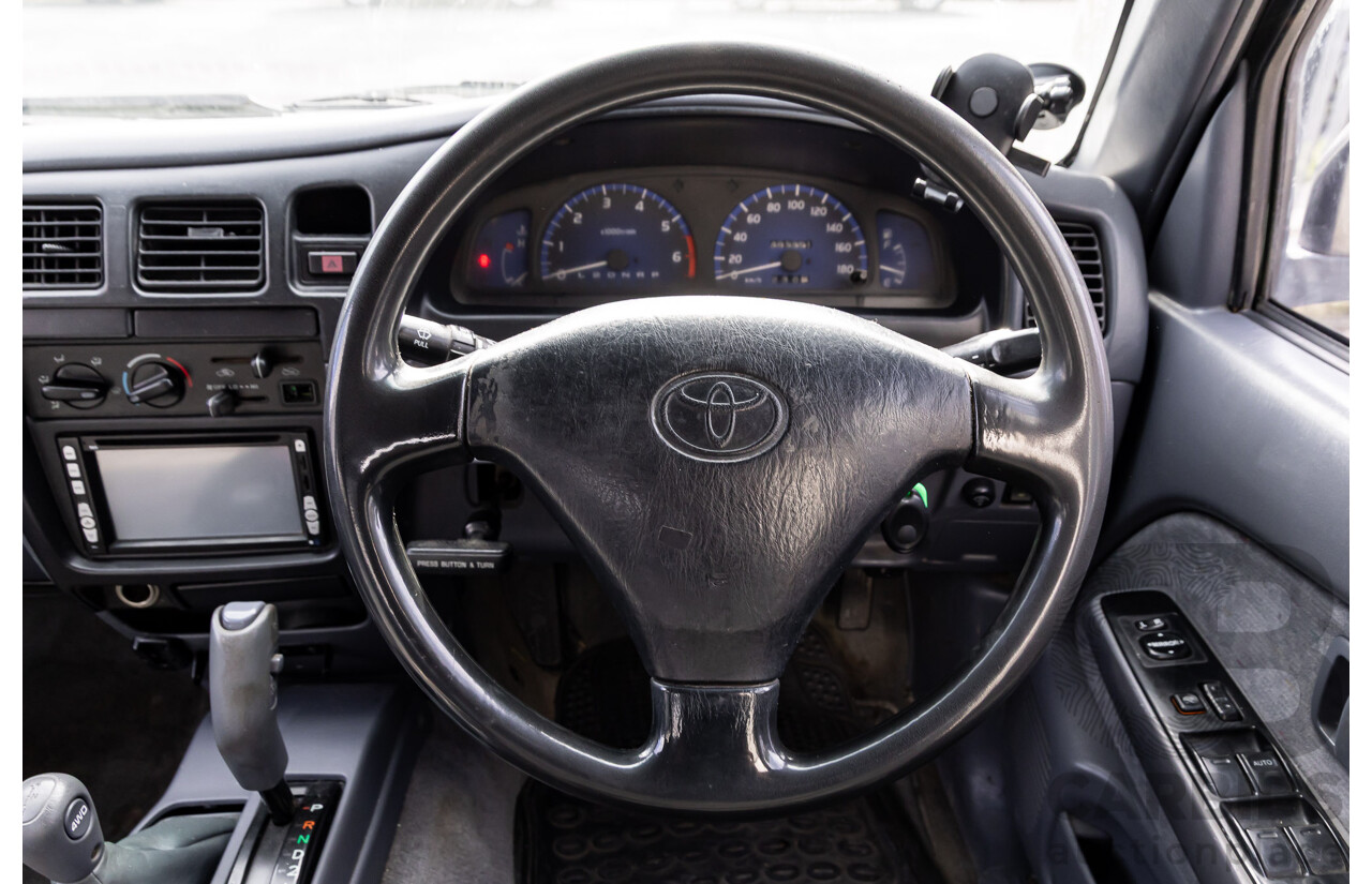 8/2003 Toyota Hilux SR5 (4x4) VZN167R Dual Cab P/Up Vanilla White V6 3.4L