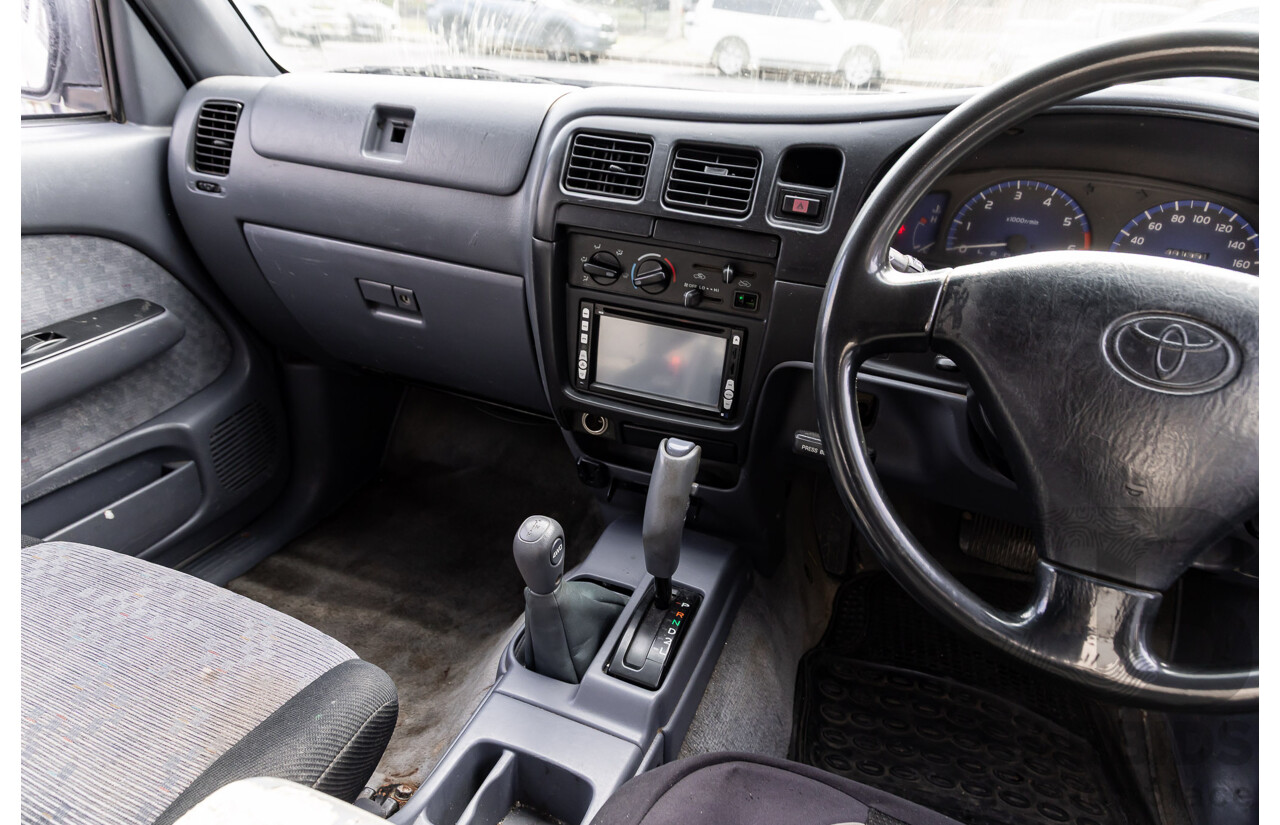 8/2003 Toyota Hilux SR5 (4x4) VZN167R Dual Cab P/Up Vanilla White V6 3.4L