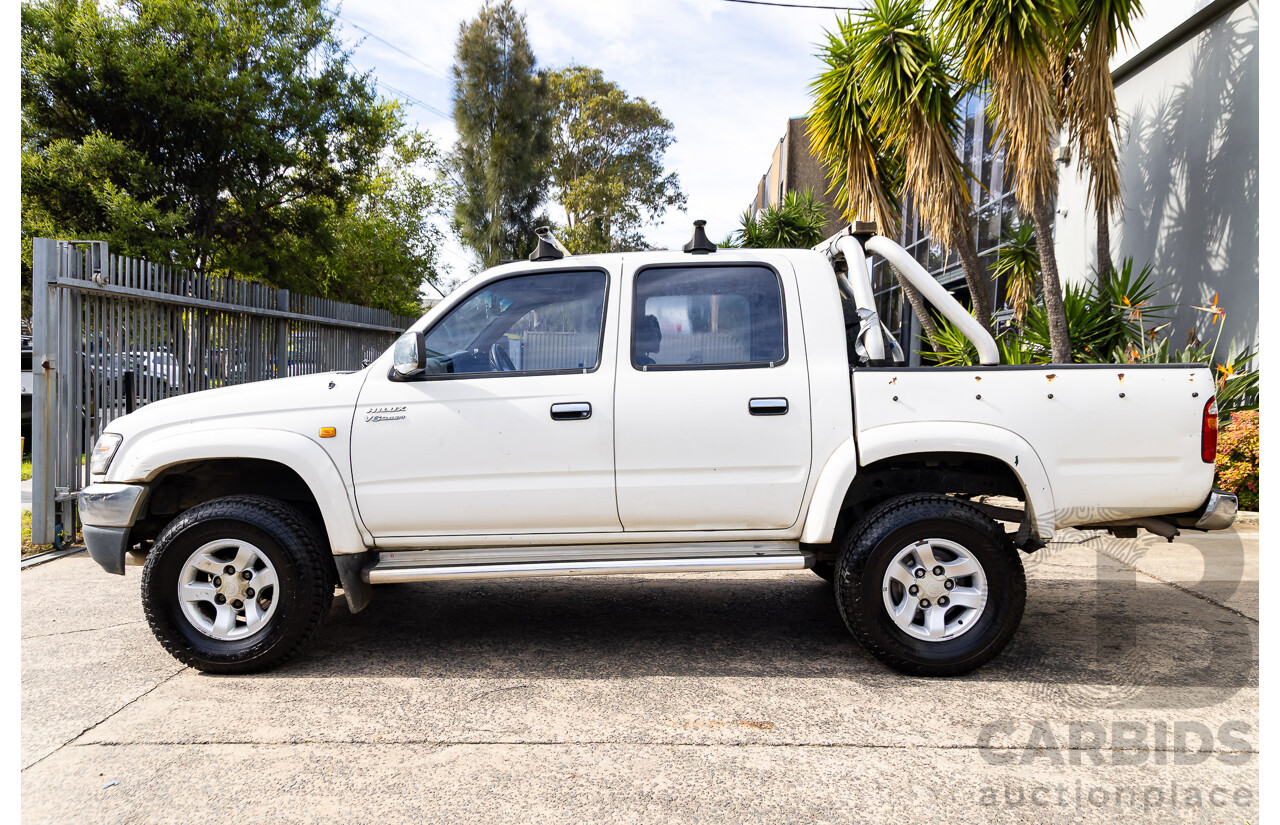 8/2003 Toyota Hilux SR5 (4x4) VZN167R Dual Cab P/Up Vanilla White V6 3.4L