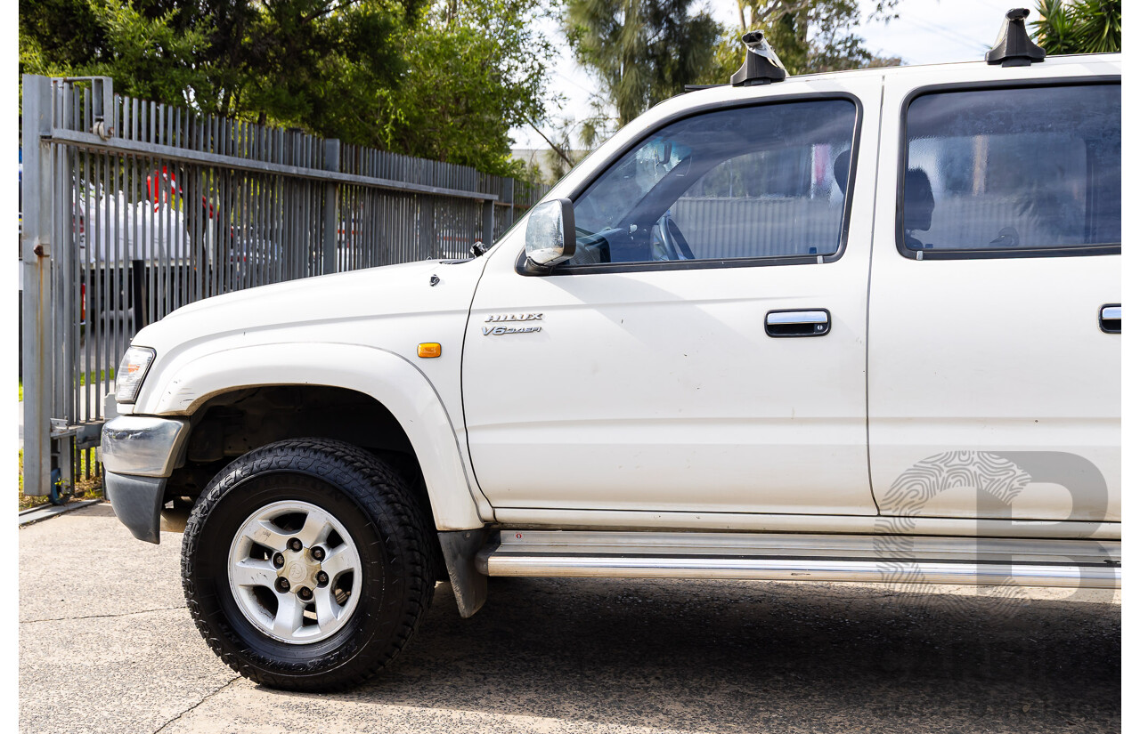 8/2003 Toyota Hilux SR5 (4x4) VZN167R Dual Cab P/Up Vanilla White V6 3.4L