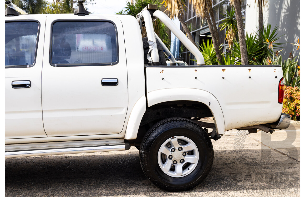 8/2003 Toyota Hilux SR5 (4x4) VZN167R Dual Cab P/Up Vanilla White V6 3.4L