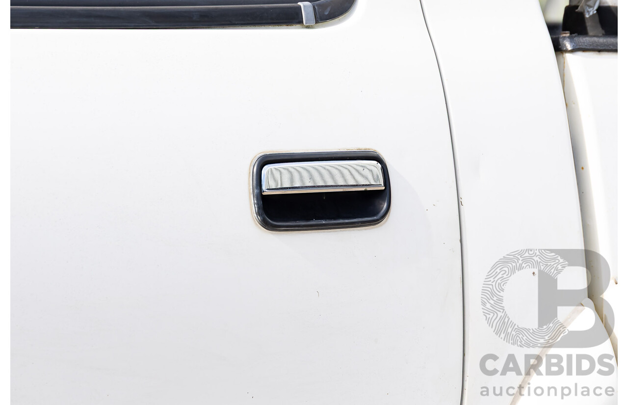 8/2003 Toyota Hilux SR5 (4x4) VZN167R Dual Cab P/Up Vanilla White V6 3.4L