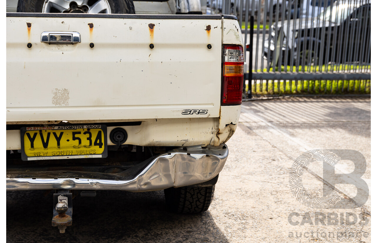 8/2003 Toyota Hilux SR5 (4x4) VZN167R Dual Cab P/Up Vanilla White V6 3.4L