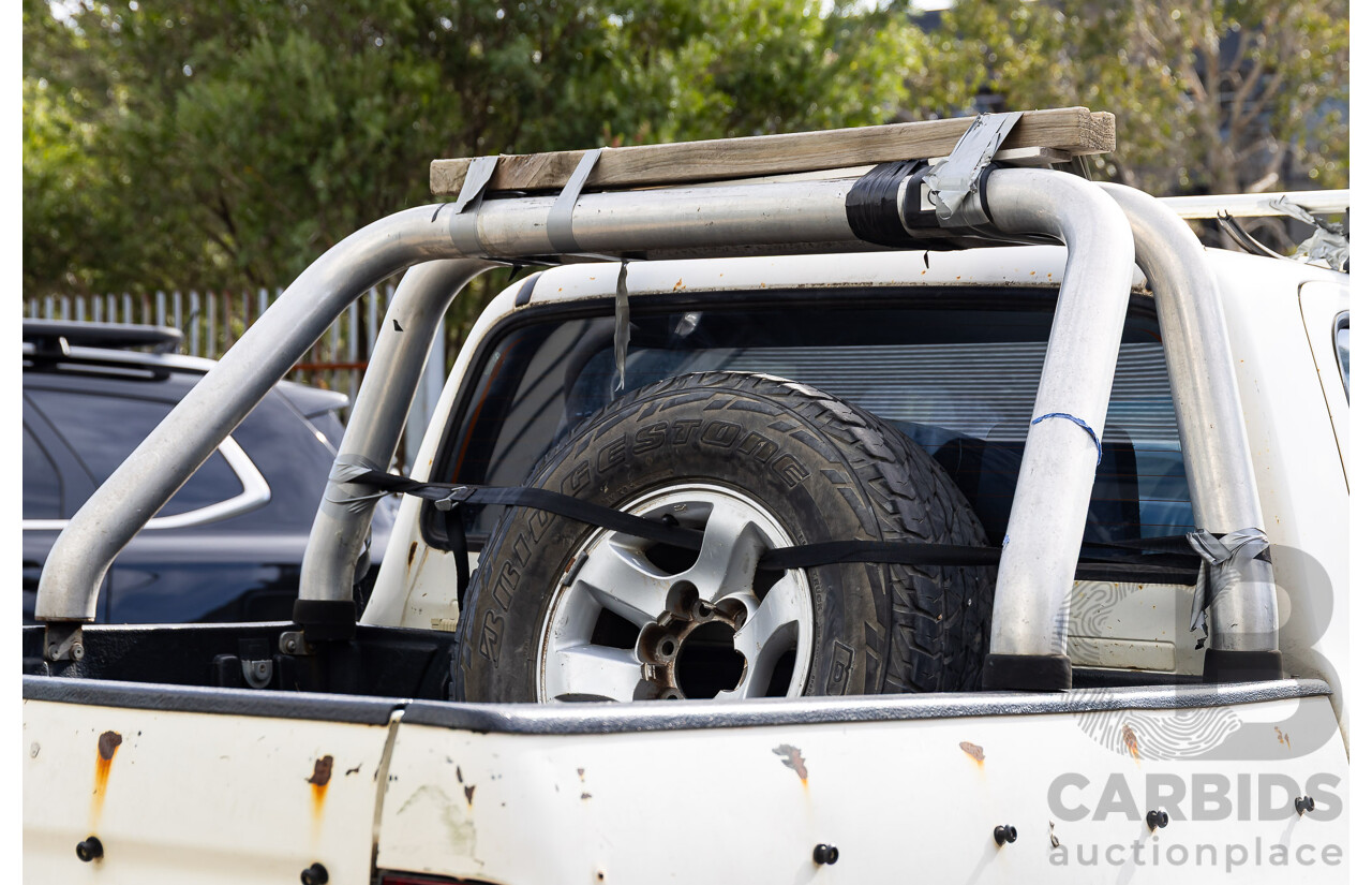 8/2003 Toyota Hilux SR5 (4x4) VZN167R Dual Cab P/Up Vanilla White V6 3.4L