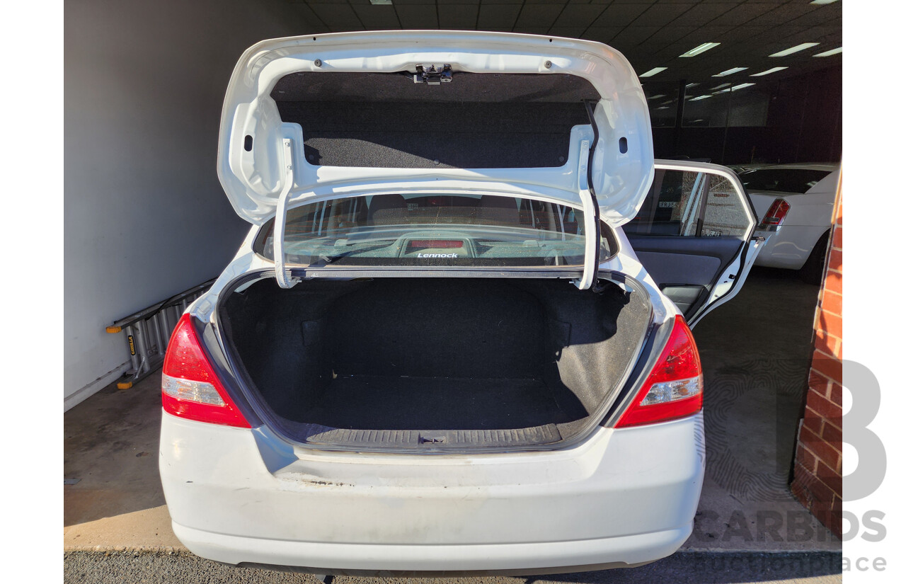 9/2006 Nissan Tiida ST C11 4d Sedan White 1.8L