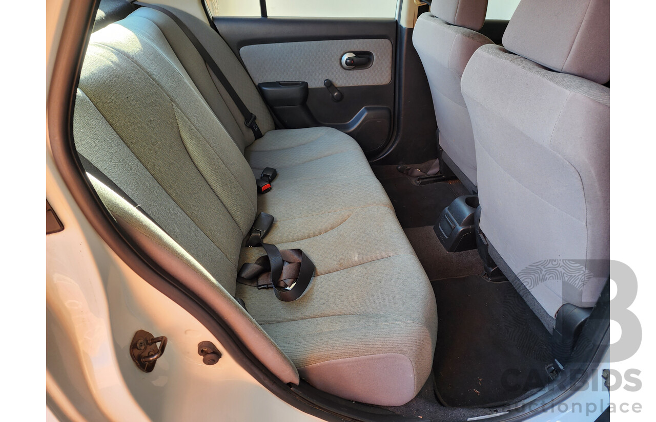 9/2006 Nissan Tiida ST C11 4d Sedan White 1.8L