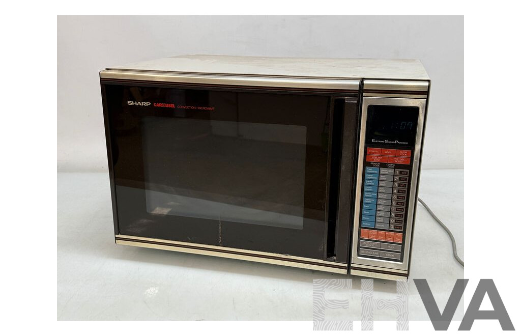 1983 Circa, Vintage Sharp Carousel Convection R-8340 Microwave Oven